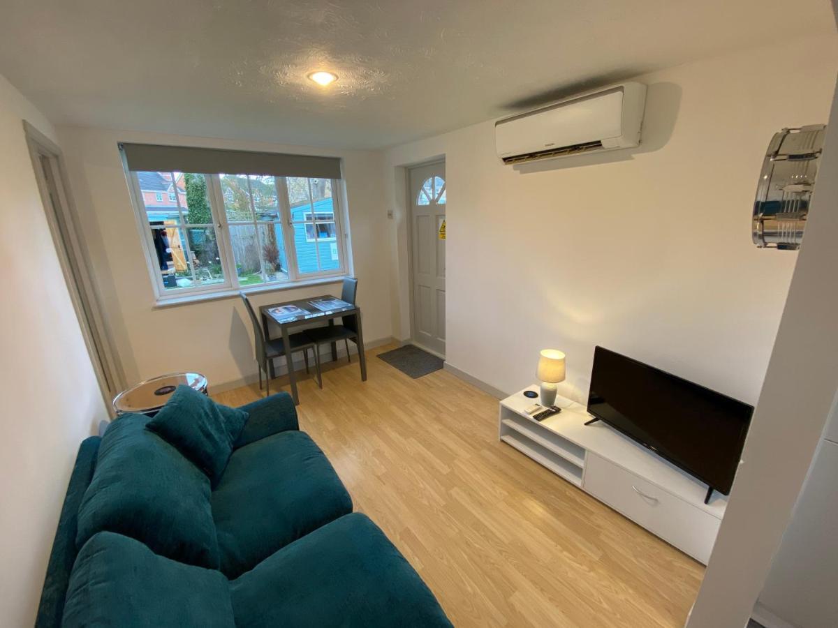 The Drum Room Holiday Apartment Near Horsham Southwater Exteriér fotografie